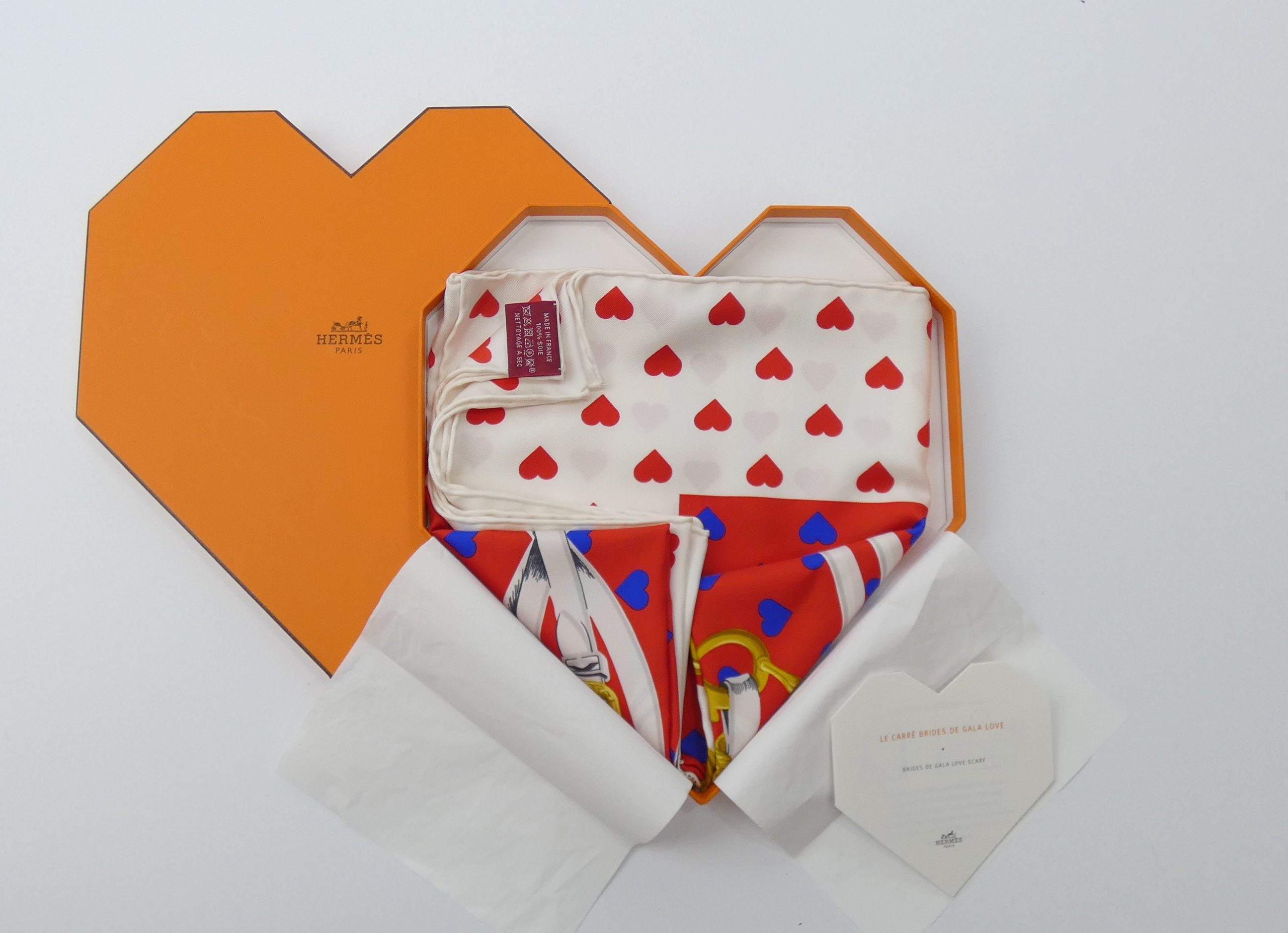 MCA Luxury Bags Foulard Hermès en soie Brides de Gala Love MCA