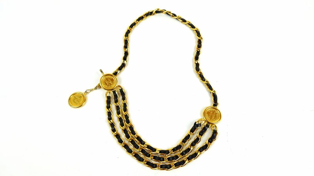 chanel-ceinture-cuir-noir-metal-dore-1 chanel-ceinture-cuir-noir-metal-dore-1