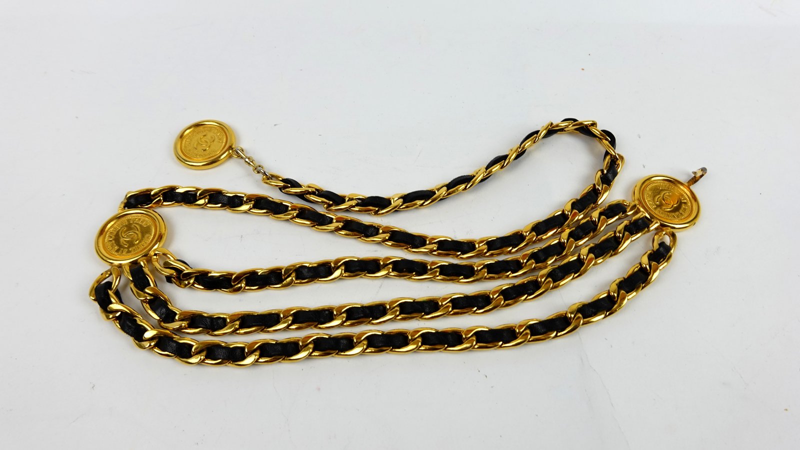 MCA Luxury Bags Ceinture Chanel en Cuir de Veau Noir et Métal Doré