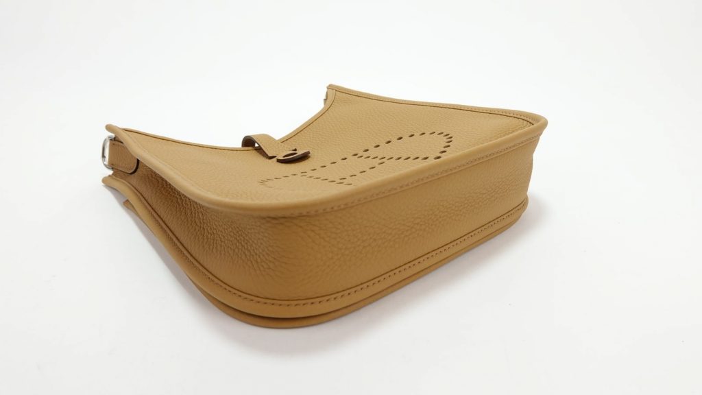 sac-a-main-sac-evelyne-cuir-taurillon-biscuit-4