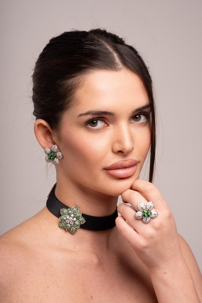 boucles-d-oreilles-florales-ddiamonds-or-blanc-18k-diamants-tsavorites-2