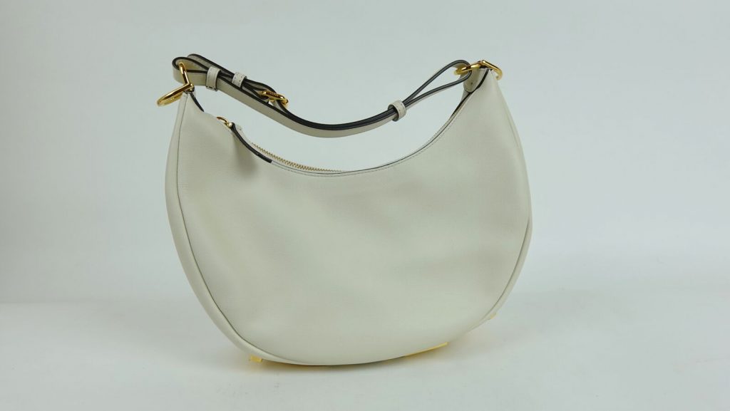 sac-a-main-fendi-fendigraphy-bandouliere-cuir-blanc-casse-1