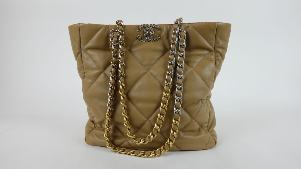sac-a-main-chanel-shopping-tote-cuir-beige-1 sac-a-main-chanel-shopping-tote-cuir-beige-1
